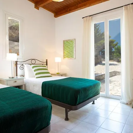 Peaceful With Stunning Sea Views ヴィラ