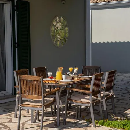 Peaceful With Stunning Sea Views