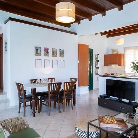 Peaceful With Stunning Sea Views ヴィラ Fternón
